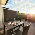 Nur 7 Gehminuten Zum Strand, Sehr Hochwertige Mit Terrasse In Ruhiger Lage, Inklusive Parkplatz Und Fahrradunterstellplatz Lässt Keine Wünsche Offen Apartment *