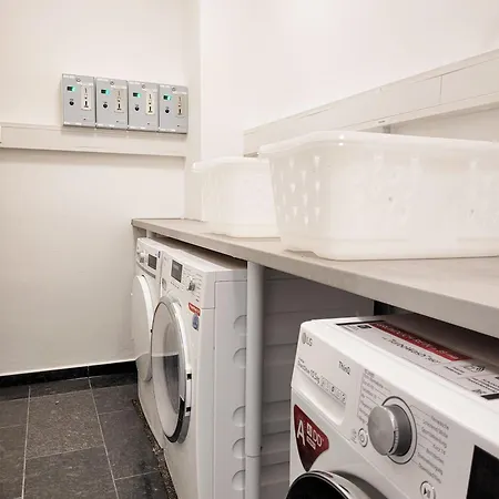 Strandnahe Luxus-ferienwohnung Mit Terrasse Und Parkplatz