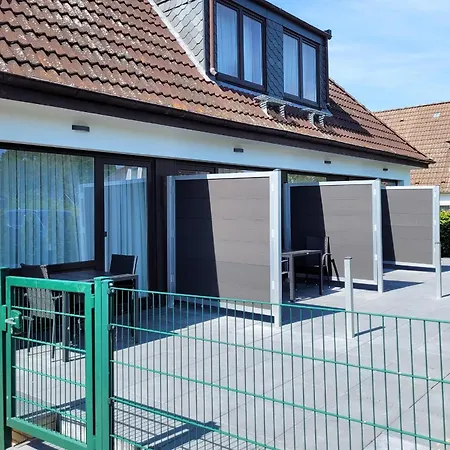 Nur 7 Gehminuten Zum Strand, Sehr Hochwertige Mit Terrasse In Ruhiger Lage, Inklusive Parkplatz Und Fahrradunterstellplatz Laesst Keine Wuensche Offen Appartement