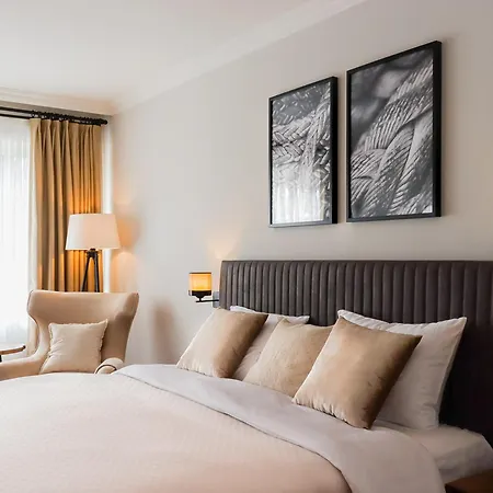 Appartement Nur 7 Gehminuten Zum Strand, Sehr Hochwertige Mit Terrasse In Ruhiger Lage, Inklusive Parkplatz Und Fahrradunterstellplatz Laesst Keine Wuensche Offen