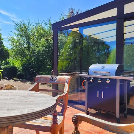 Nur 7 Gehminuten Zum Strand, Sehr Hochwertige Mit Terrasse In Ruhiger Lage, Inklusive Parkplatz Und Fahrradunterstellplatz Lässt Keine Wünsche Offen Apartment